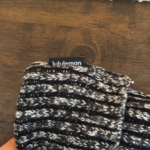 Lululemon Textured Beanie - Picture 3 of 7